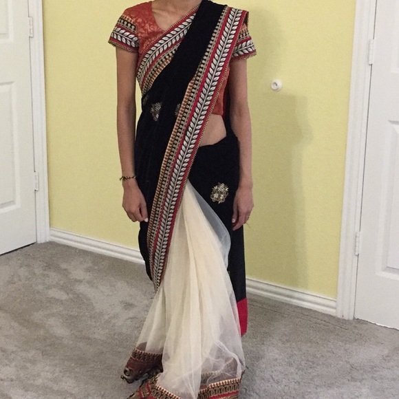 Net/Velvet Saree - Picture 2 of 6